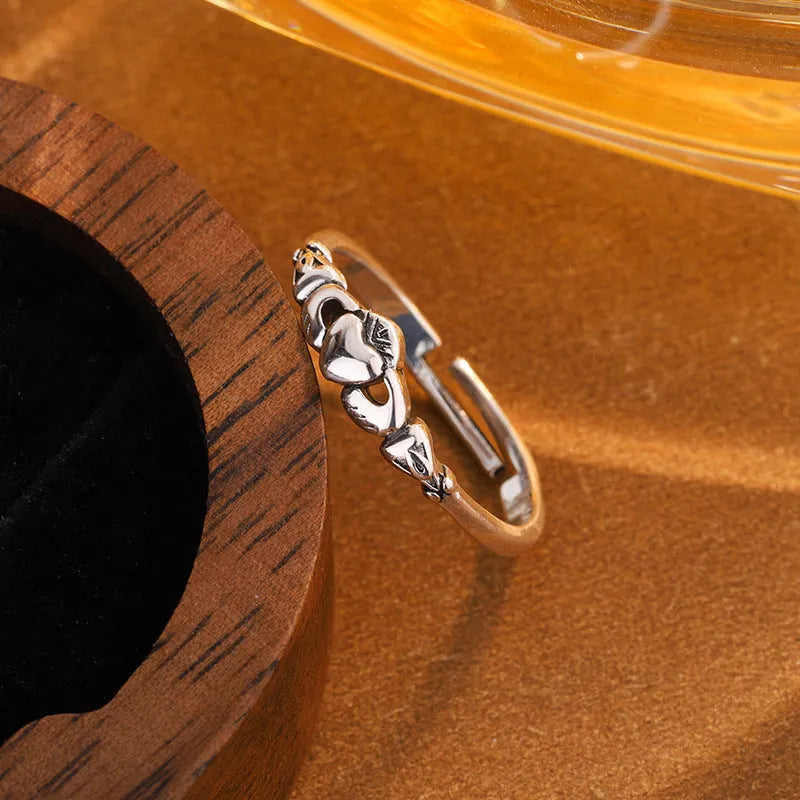 Retro silver heart-shaped open ring made of copper with minimalist love heart design