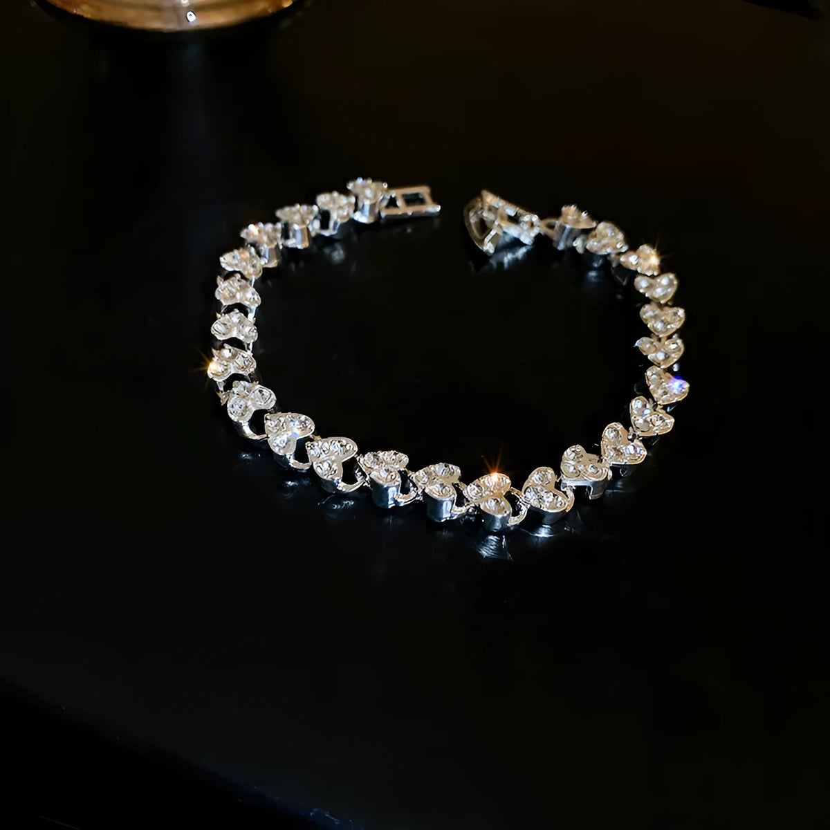 Silver heart bracelet for women with inlaid zircon and love heart charm, fashion OL style