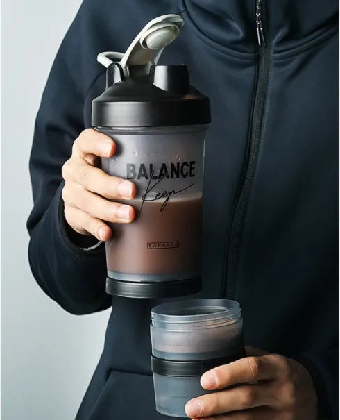 Fitness shake cup 500ML plastic leak-proof design for protein shakes portable gym use
