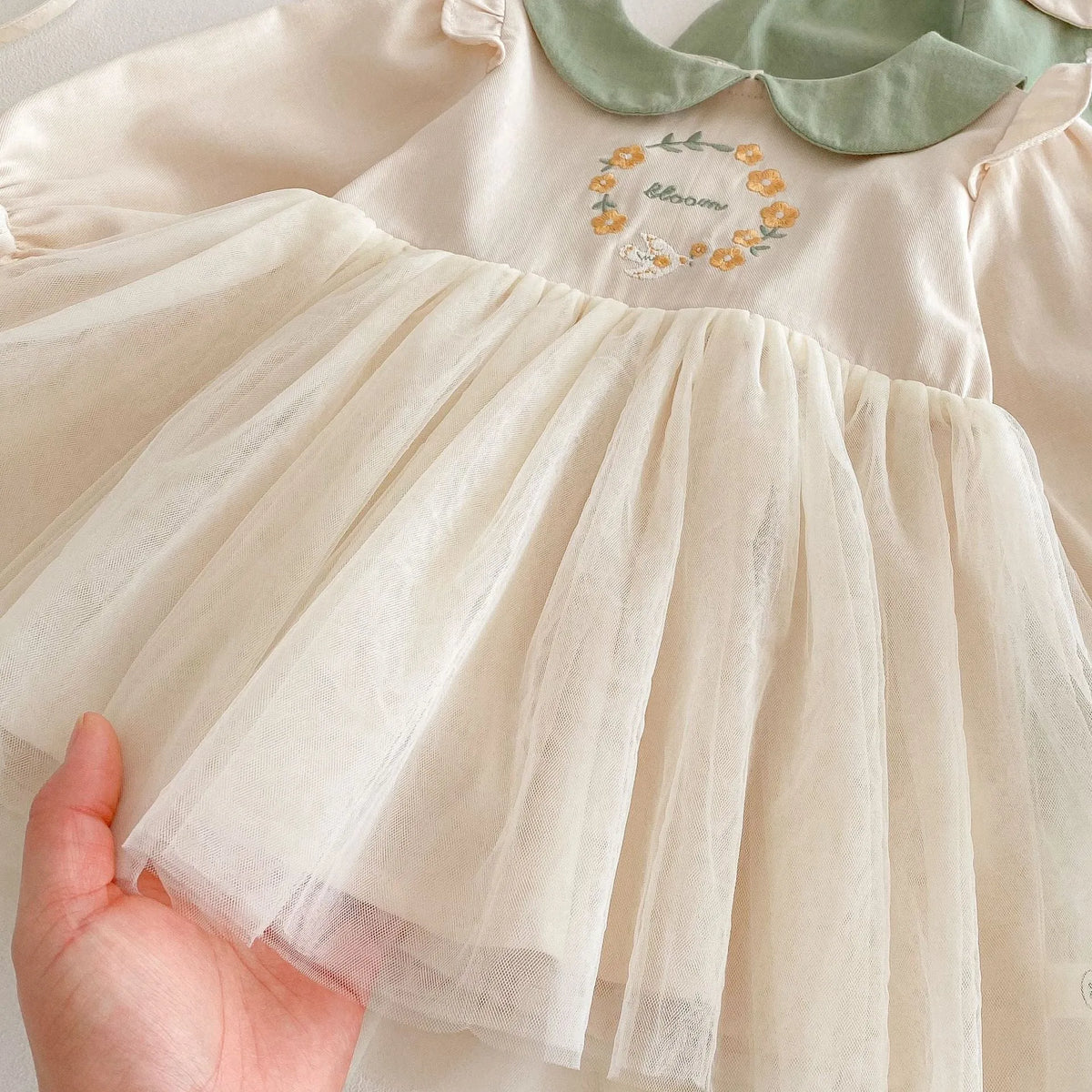 Girls' floral spring dress, long sleeve cotton, beige and pastoral green, suitable height 73-120
