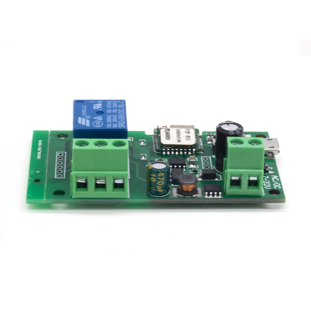 SMG-WF01-7-32V one-channel Wi-Fi relay module with USB port and PCB antenna.
