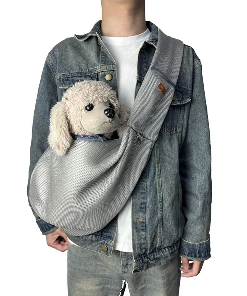 Portable breathable pet outing cross-body bag in polyester mesh for small dogs and cats under 6kg