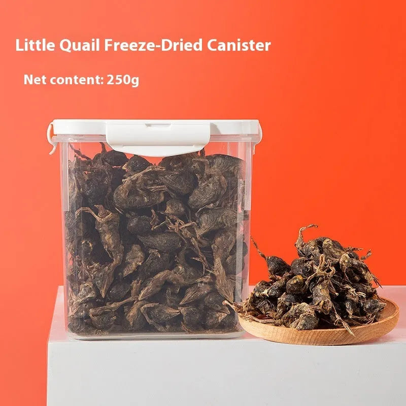 Freeze-dried dog snacks in a resealable bag, assorted chicken egg yolk and duck varieties, 500g net weight