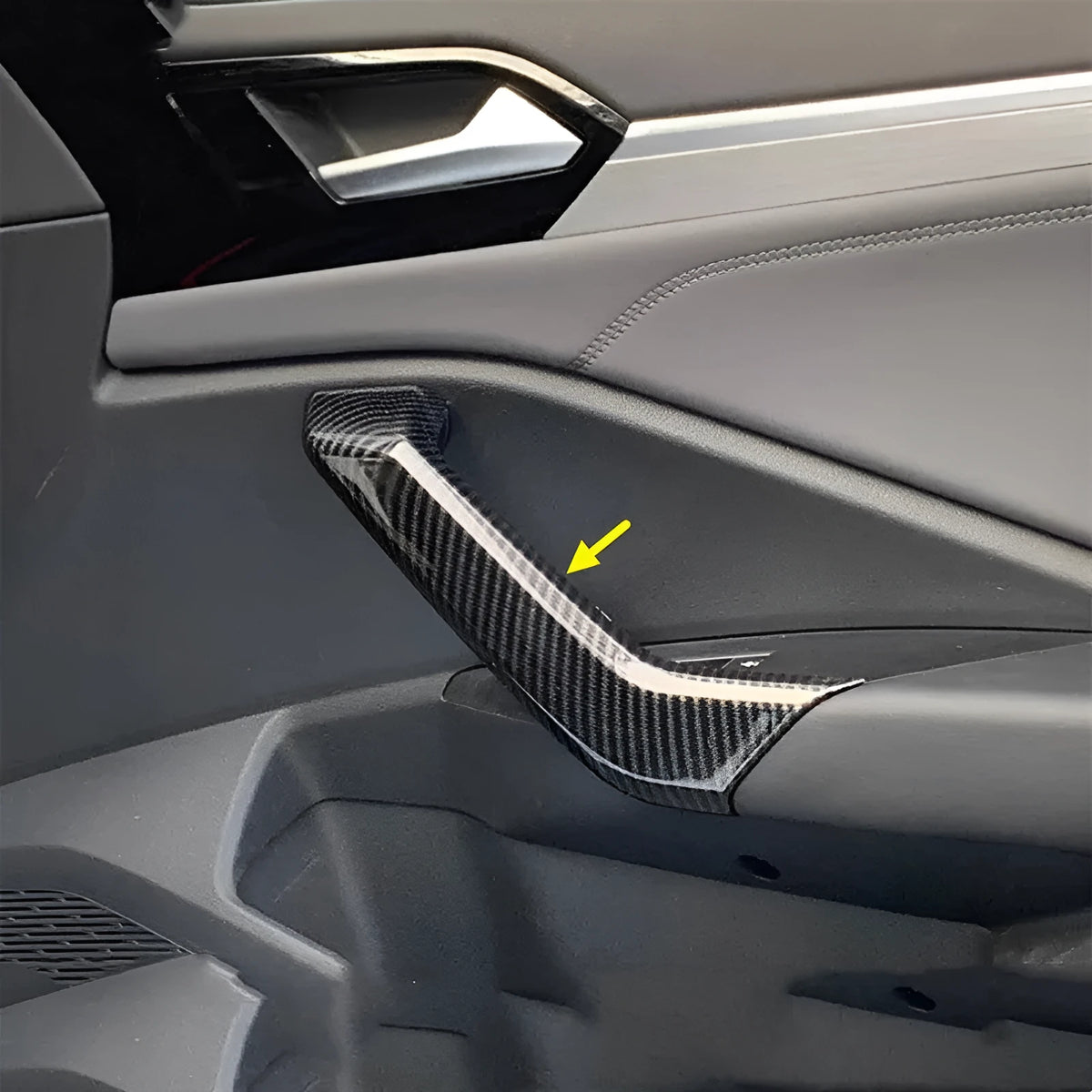 Set of 4 inner armrest decorative sticker accessories for 2019 Volkswagen Sagitar in carbon fibre pattern ABS and stainless steel finishes