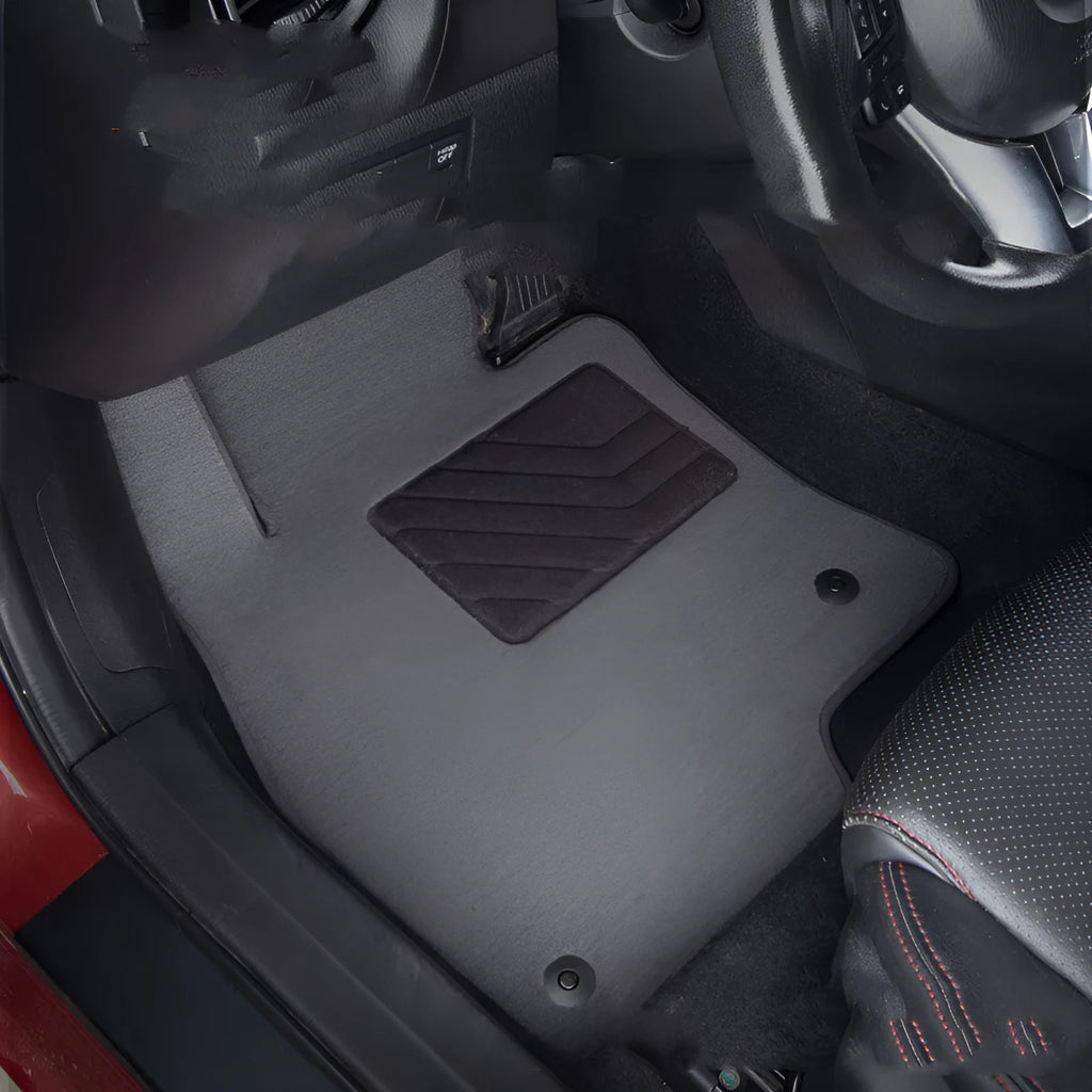 Three-piece carpet car floor mat set with nylon/PA plain surface, available in 6mm or 14mm thickness