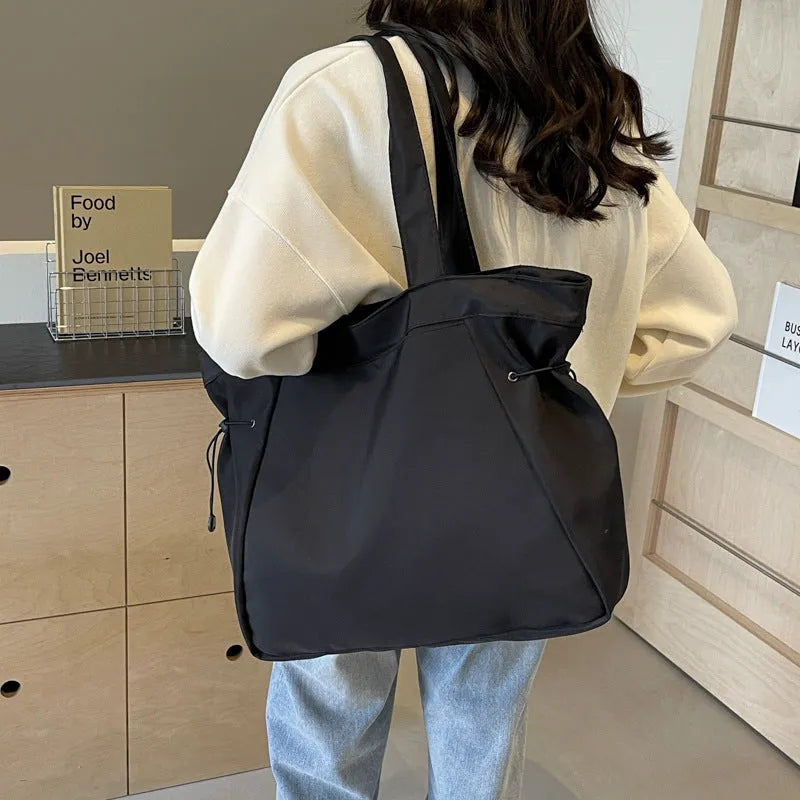Soft foldable Oxford cloth tote bag in street style with shoulder strap