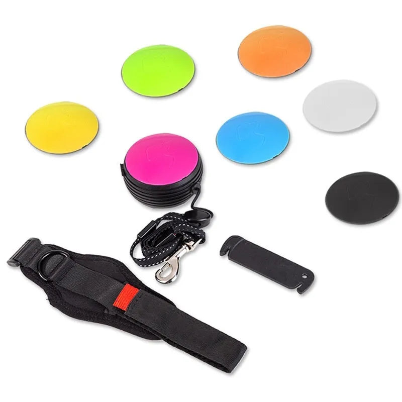 Pet Holding Hands automatic retractable dog leash in six colour options showing 3-metre extension