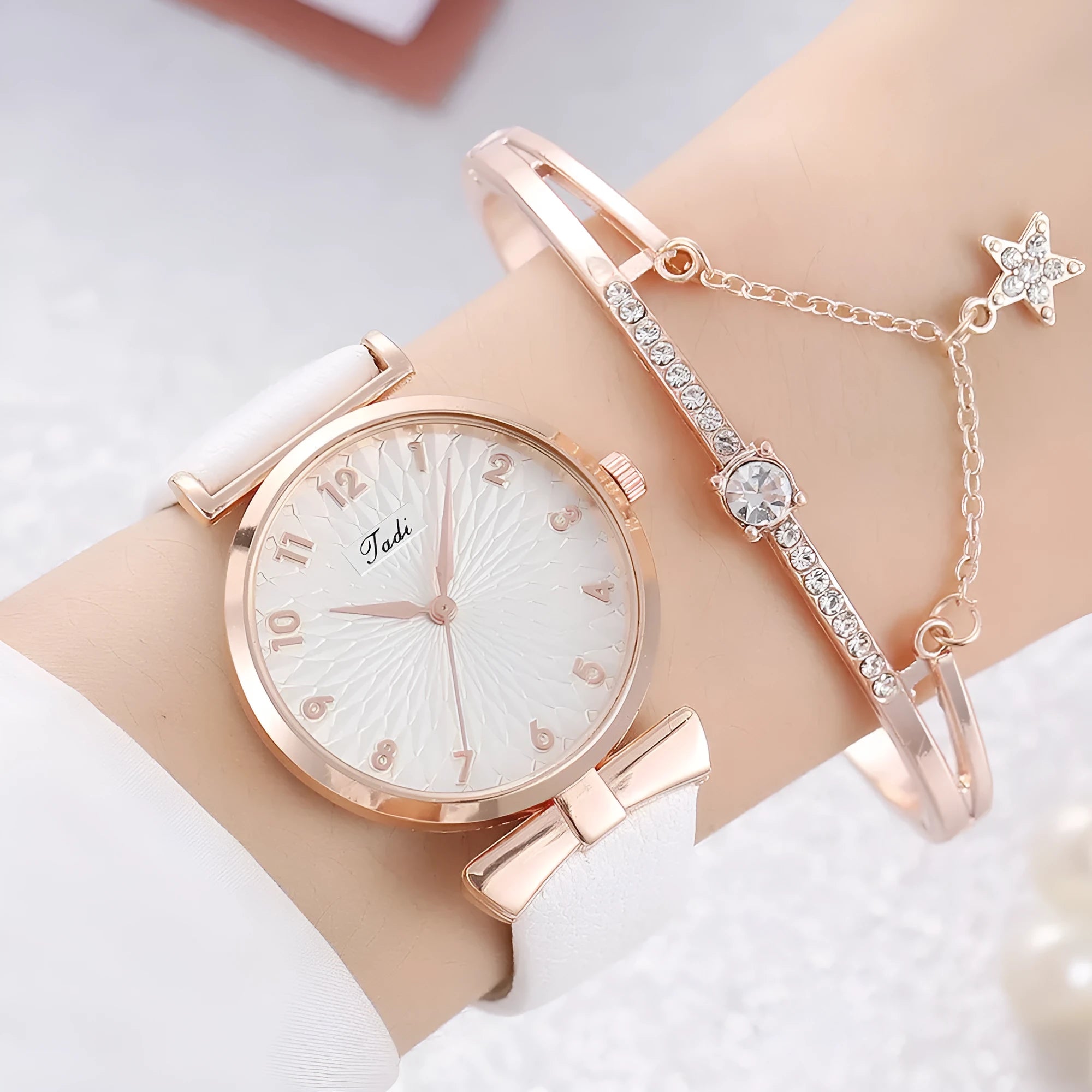 Fashion watch set for women with star love bracelet, white watch with matching bracelet, 8mm thin casing