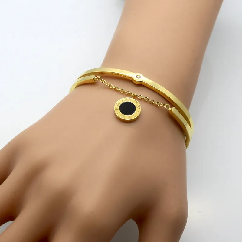 Roman numeral fringed bracelet for women, zinc alloy, 17cm, gold silver rose gold, black or white shell