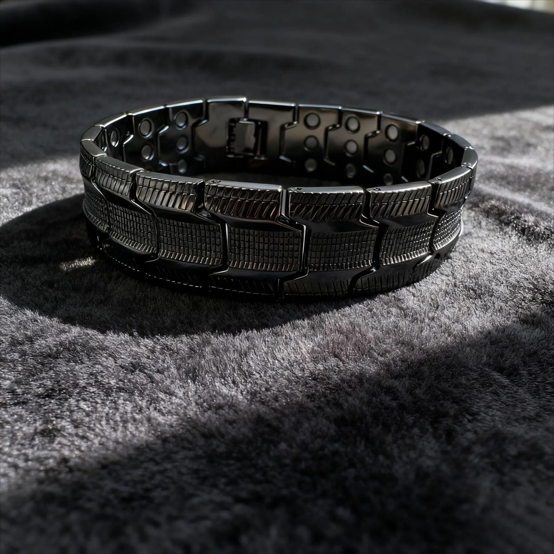 Retro bronze zinc alloy unisex magnet bracelet with geometric pattern and adjustable regulator