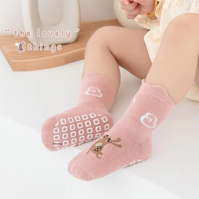 Korean-style baby trampoline socks in cotton with short tube length and free size for unisex children