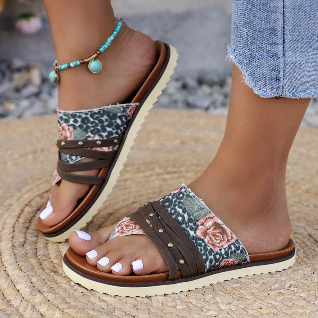 Women's plus size casual slippers in candy colours with artificial PU upper and rubber sole