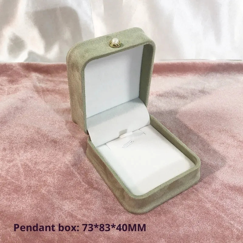 Fashion flannel waist-tight jewellery box with pearl buckle in light green for ring storage