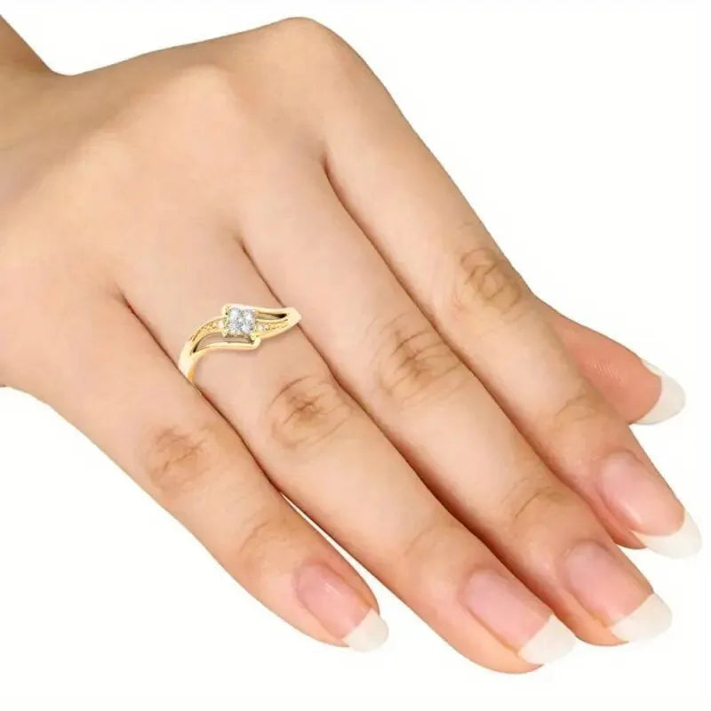 Yellow gold copper women's ring with diamond shape and micro inlaid zircon ornamentation.