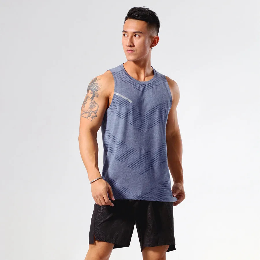 Men's solid colour quick-drying sports top made from lightweight polyester fabric.