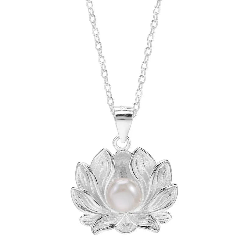 Simple pearl lotus women's necklace with 925 silver pendant and pearl inlay in flower shape