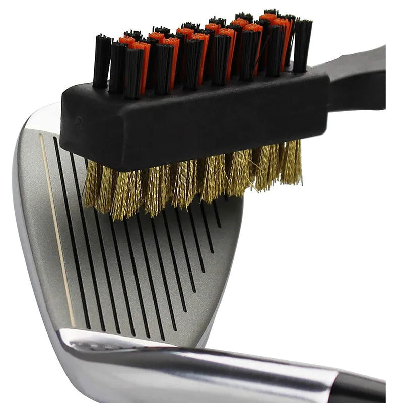 Double-sided golf club cleaning brush with nylon and steel wire bristles, measuring 12.5 x 5 cm