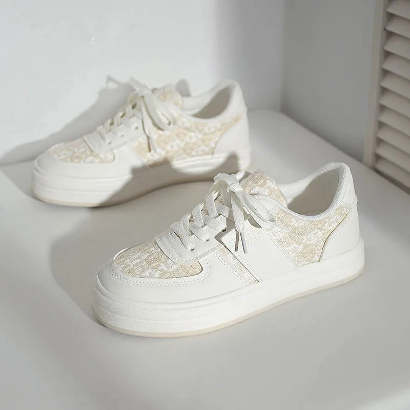 Beige plaid platform leisure sports shoes with lace-up front and rubber sole.