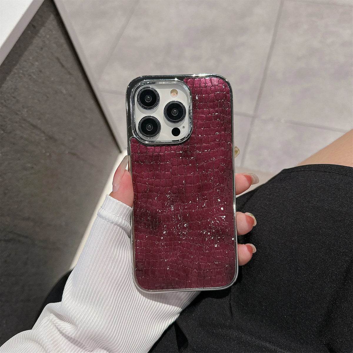 Glossy crocodile pattern imitation leather anti-fall phone case for iPhone 14, black