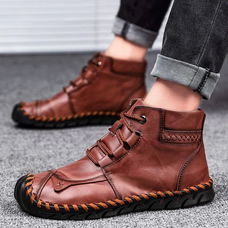 Men's casual leather tooling boots in cow split leather with rubber sole and thick bottom heel