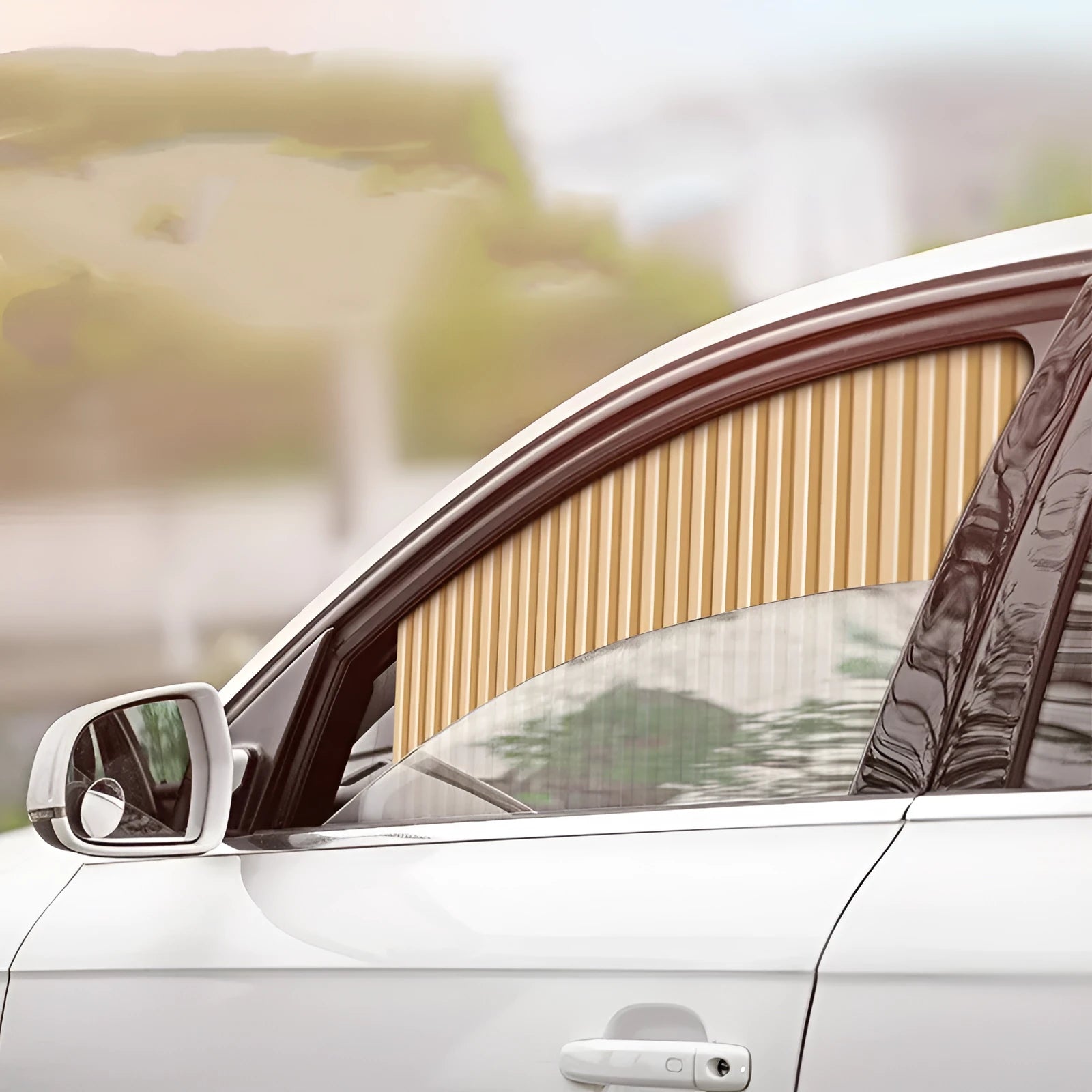 Retractable car sunshade curtain with roller shutter mechanism in thick opaque cloth material
