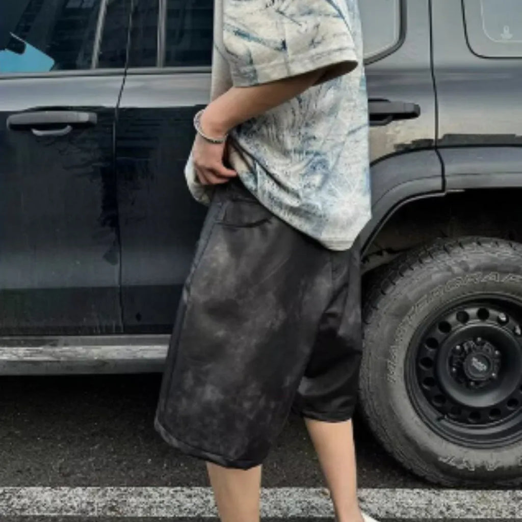 Korean-style solid colour loose fit round neck T-shirt on a hanger, front view.