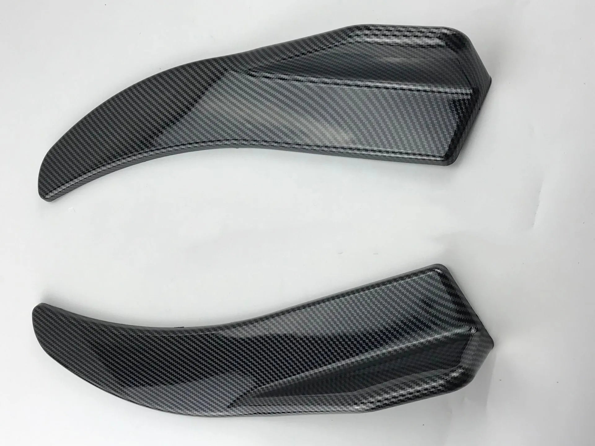 440 mm ABS deflector light set for General Motors vehicles in Bright Black and Carbon Fibre finishes