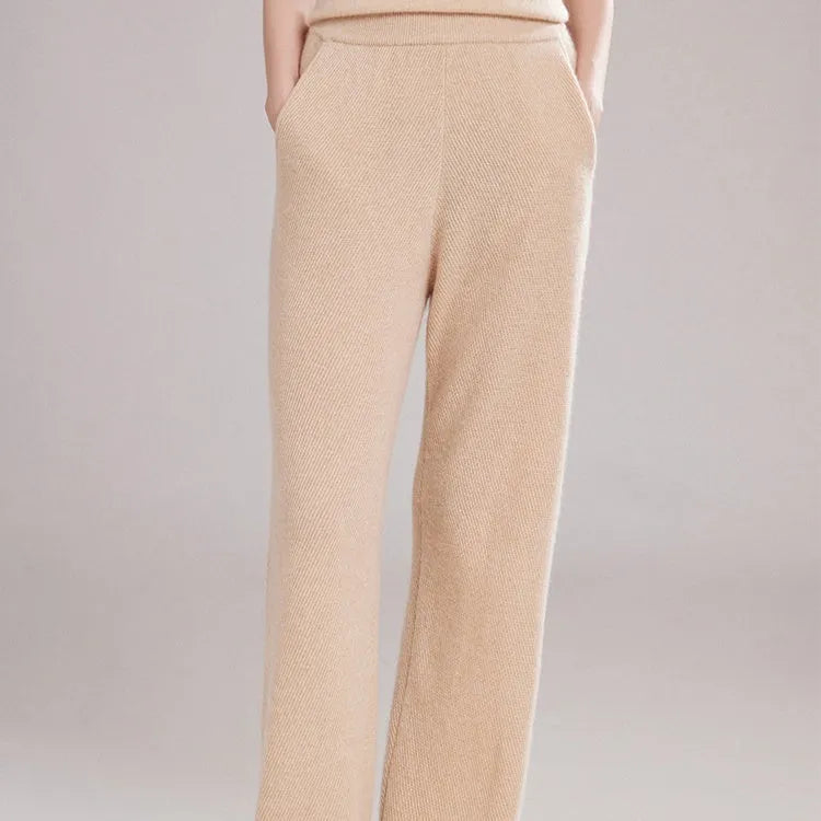 Women's cashmere leggings in thick fabric with high elasticity available in multiple colours