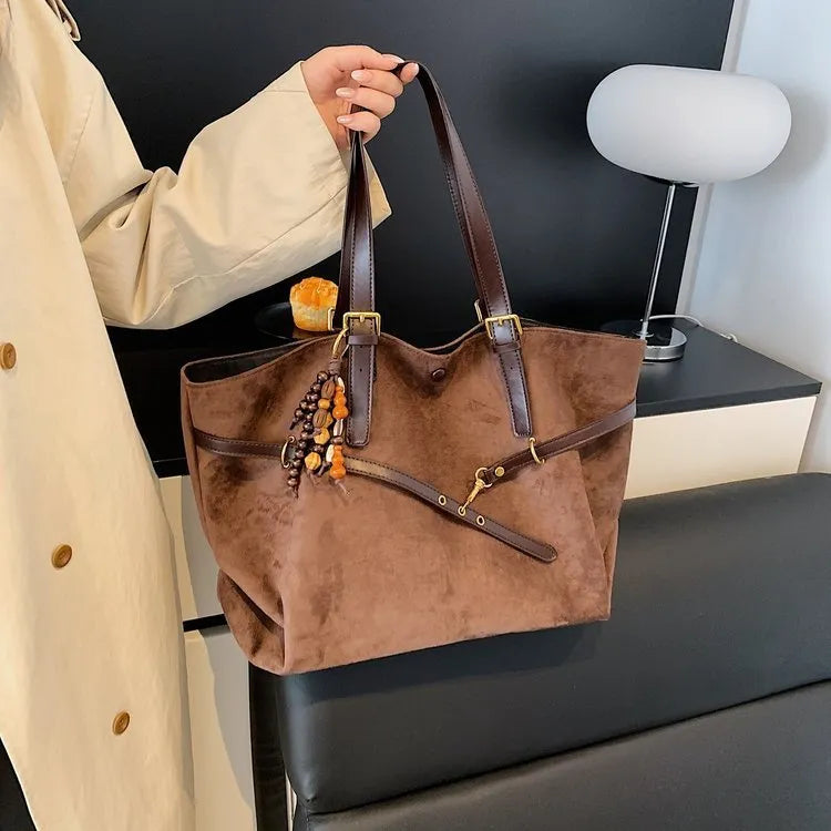 New retro large capacity PU shoulder bag for women in wine red with pendant