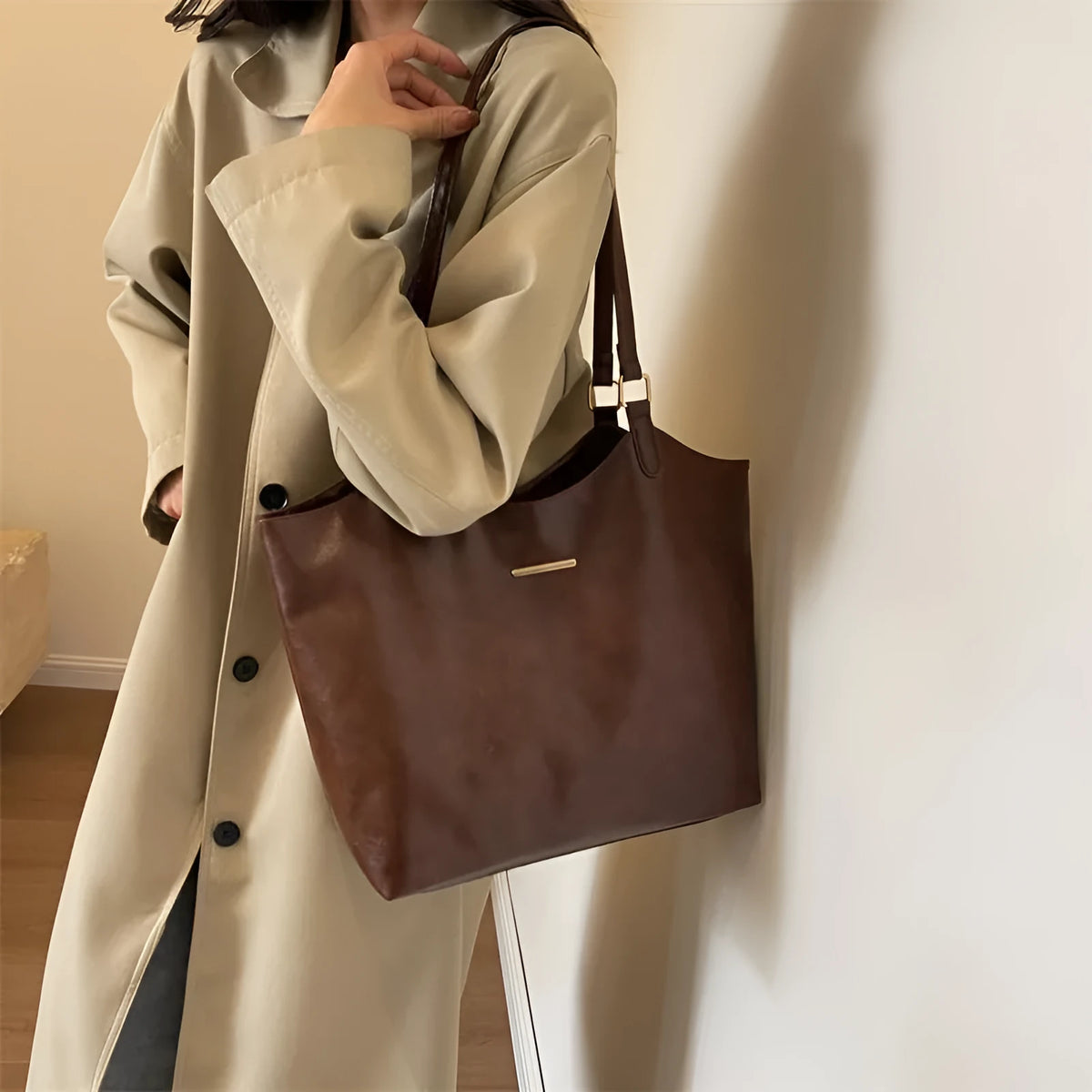 Large capacity corduroy one-shoulder underarm bag with PU lining and contrast colour detail, shown in black, milky white, brown, and beige.