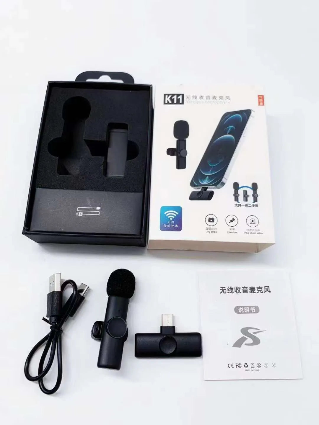 Wireless collar clip microphone for outdoor video recording with multiple interface options