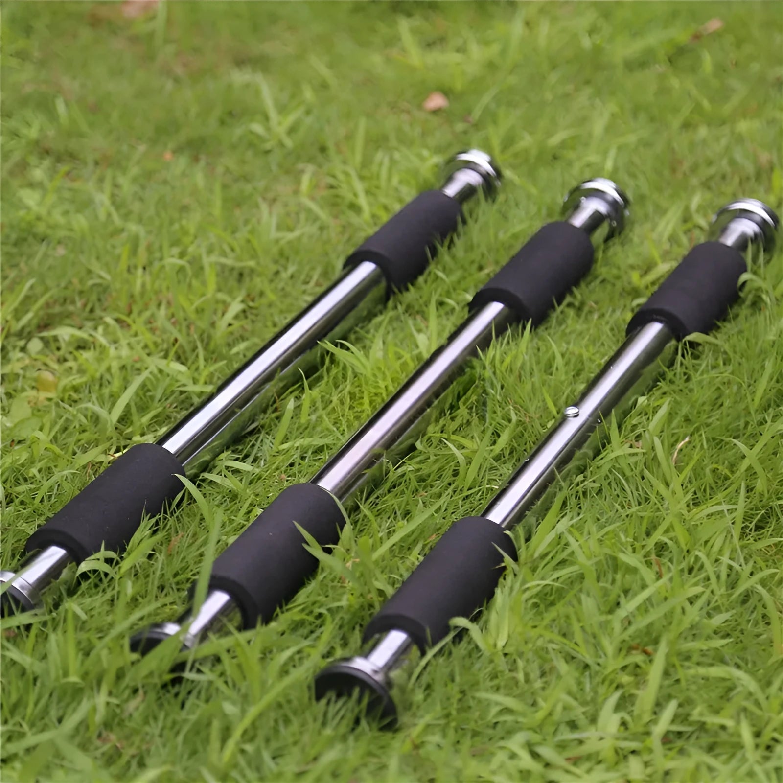Adjustable steel pull-up bar extended for door frame mounting