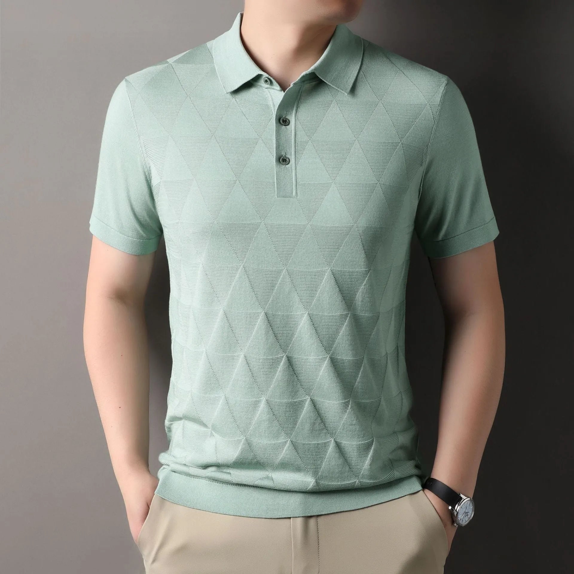 Man wearing a thin lyocell Ice Silk short sleeve t-shirt in a regular fit, shown in one of the DX525 colour options.