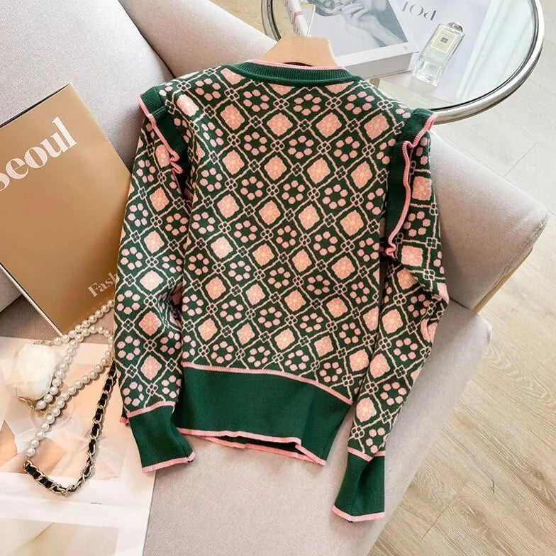 Green printed women's loose fit sweater with regular sleeves