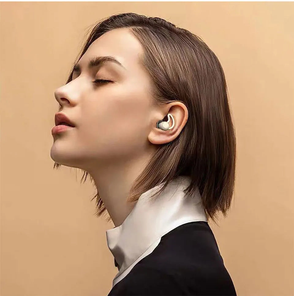 Anti-noise silicone sleep earplugs in black and grey with shark fin shape, 17mm x 14mm, two pairs