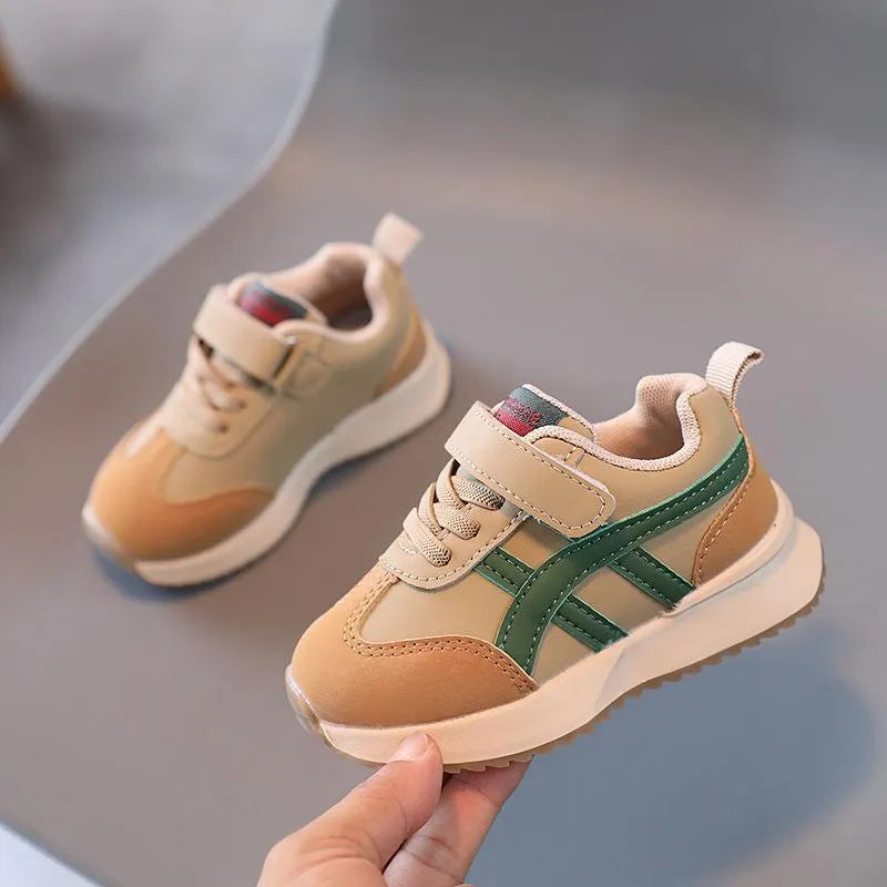 Children's white synthetic leather sneakers with Velcro fastening and rubber non-slip soles
