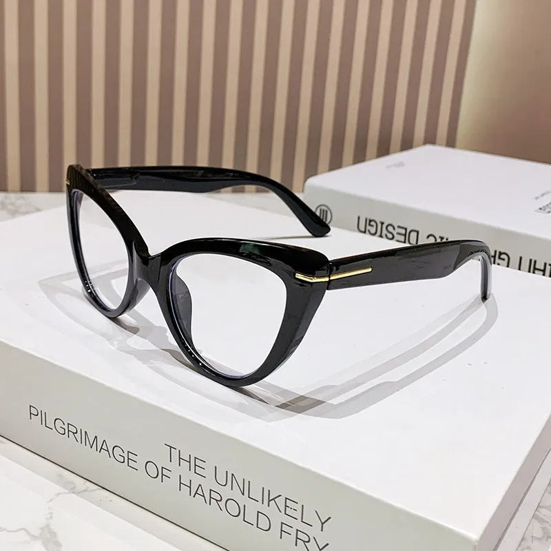 Women's large cat's eye frame presbyopic glasses with dragon and phoenix pattern decoration on the temple.