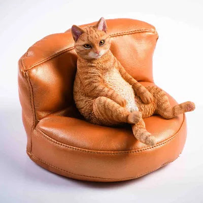 Lazy cat resin car ornament on sofa, approximately 75mm high dashboard decoration