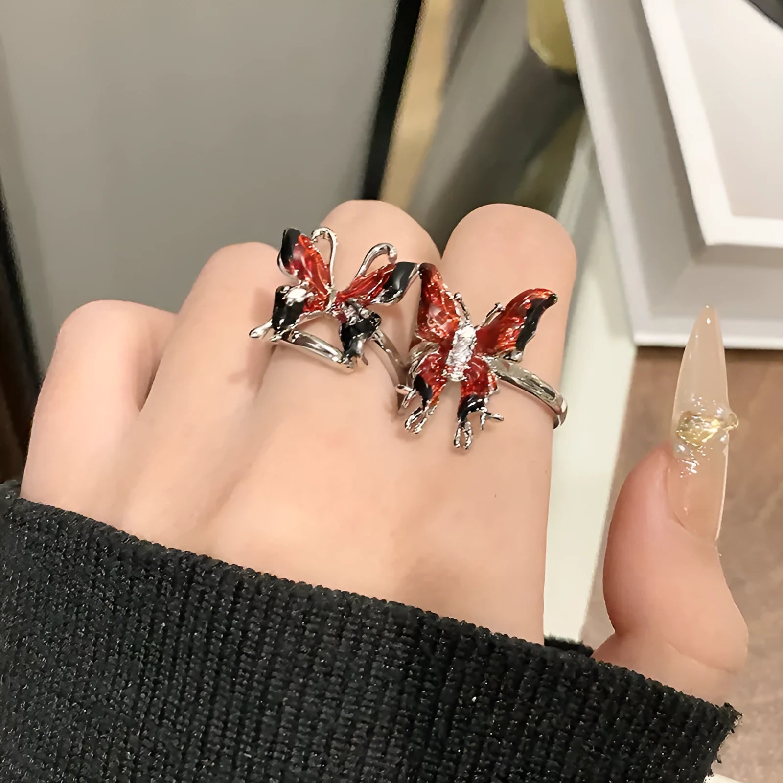Creative Chinese butterfly design copper ring for women with dripping oil finish.
