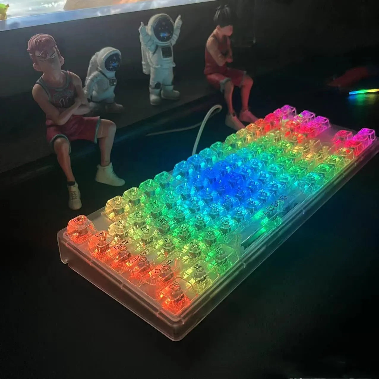 Universal transparent plastic 132-key mechanical keyboard cap set showing clear construction