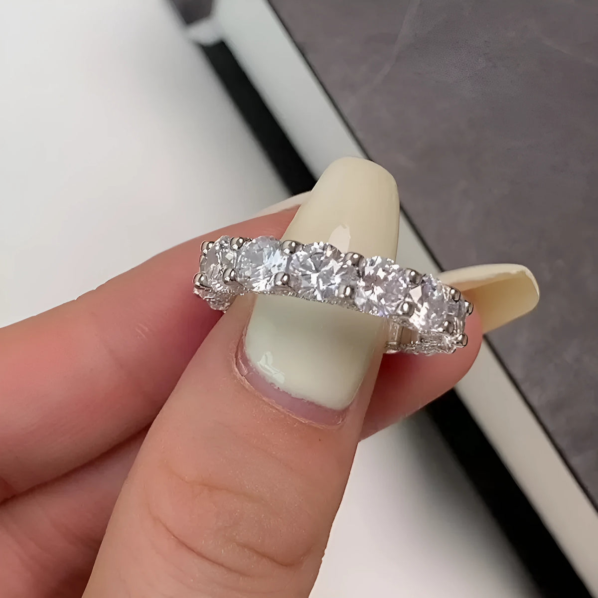 S925 sterling silver row diamond ring for women with inlaid zircon, geometric round design, sizes No 6 to No 8