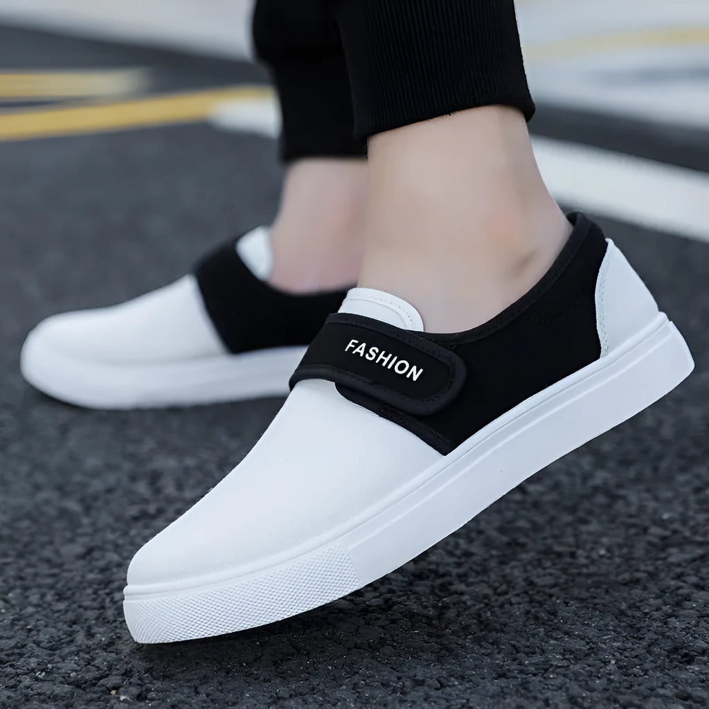 Men's canvas Velcro flat shoes in black low-top style with PVC sole