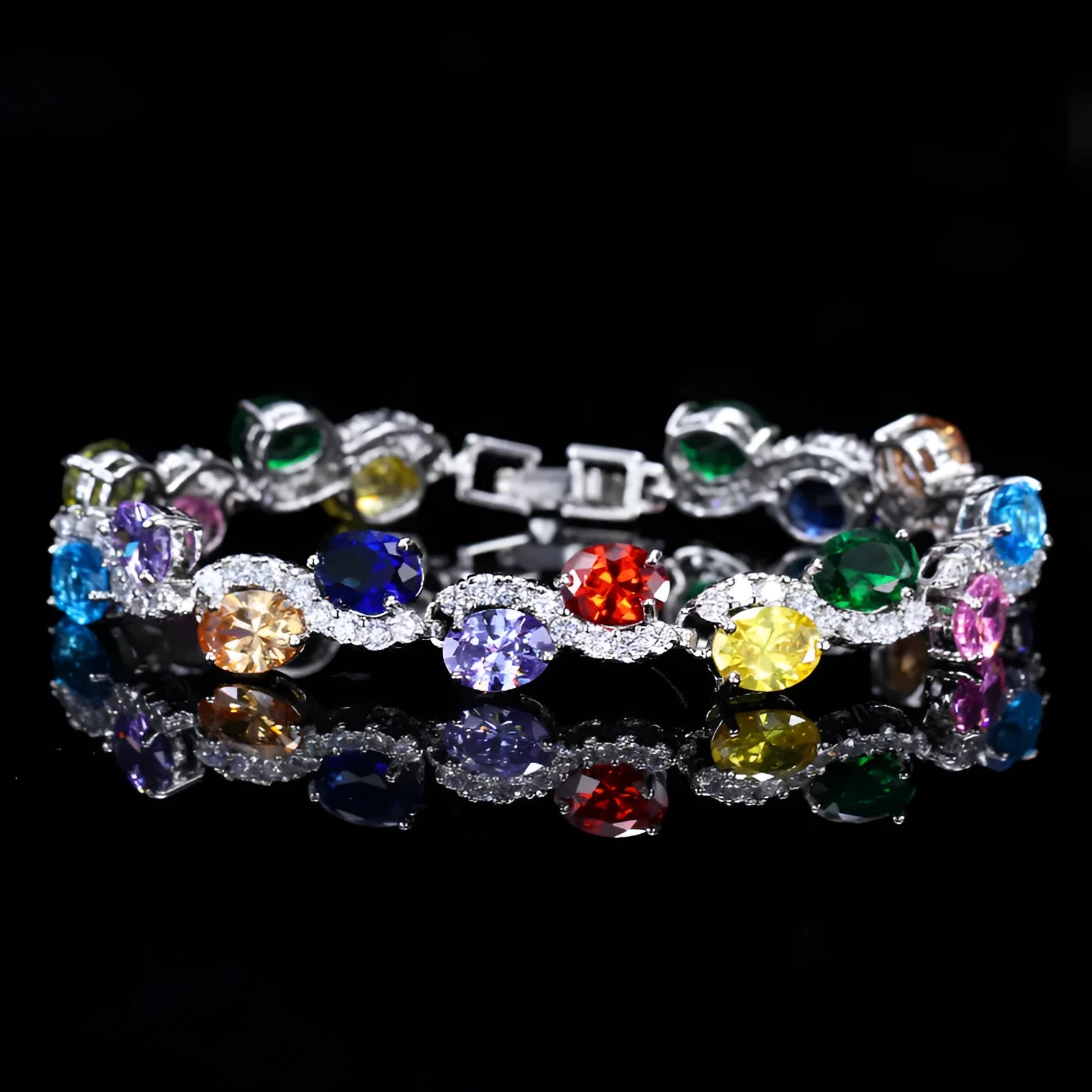 Copper-plated 18K gold colour zircon bracelet with geometric design and micro-inlaid stones