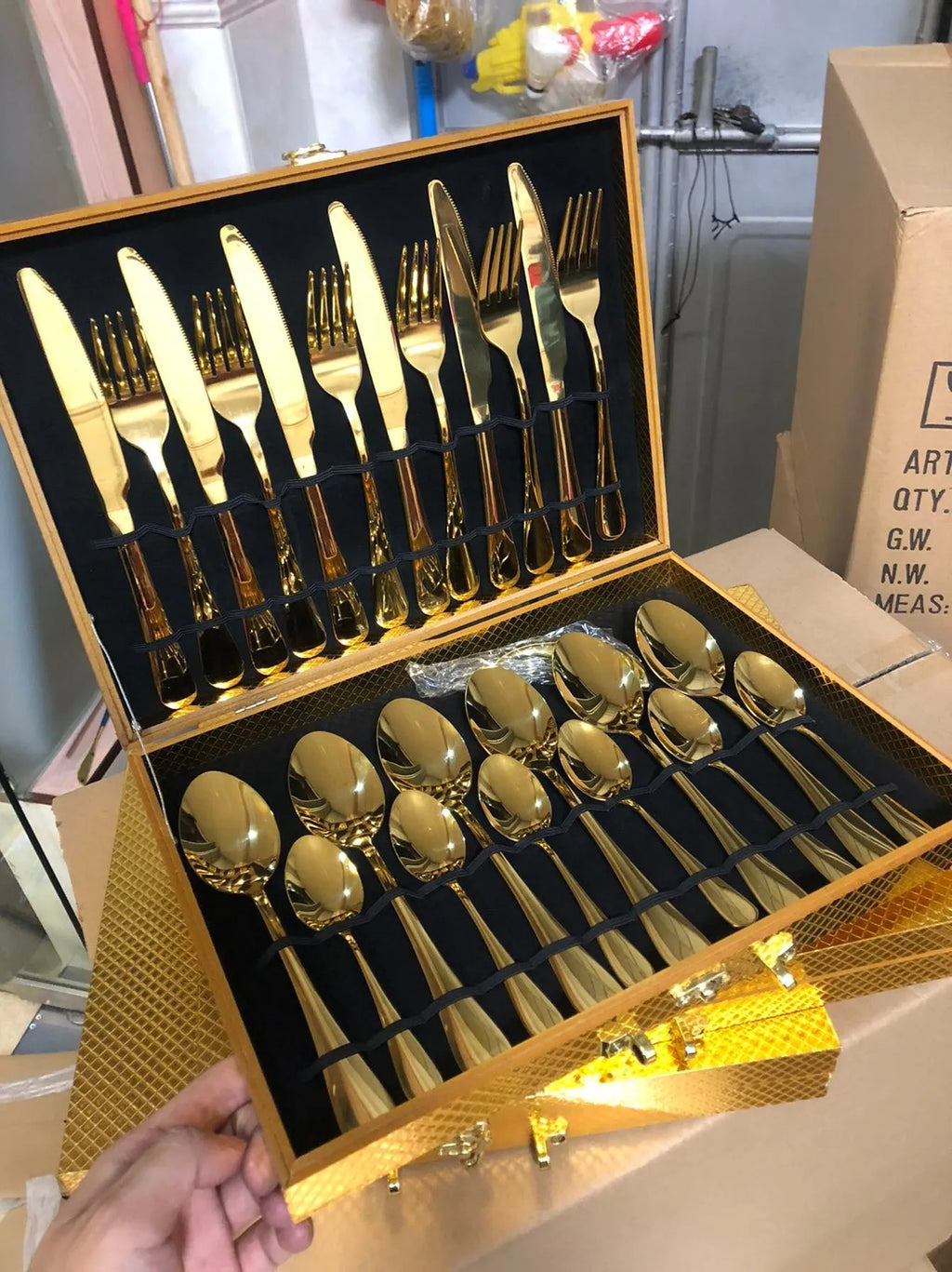 24 piece 18/10 stainless steel cutlery set in Silver style with wood storage box