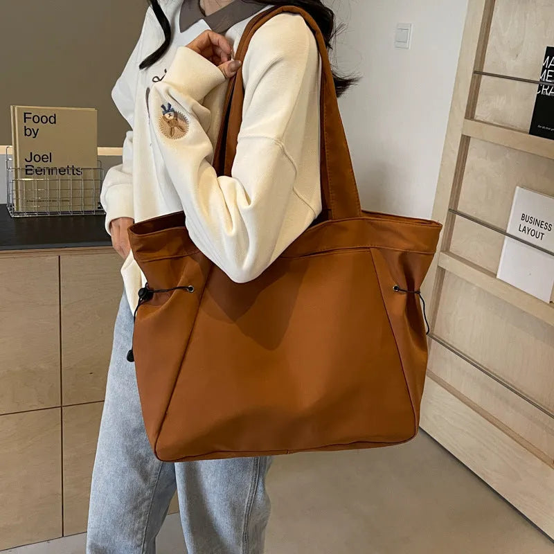 Soft foldable Oxford cloth tote bag in street style with shoulder strap
