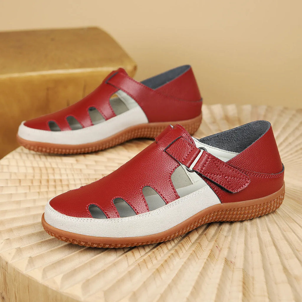 Women's plus size flat heel sandals with hollow breathable design and toe cap