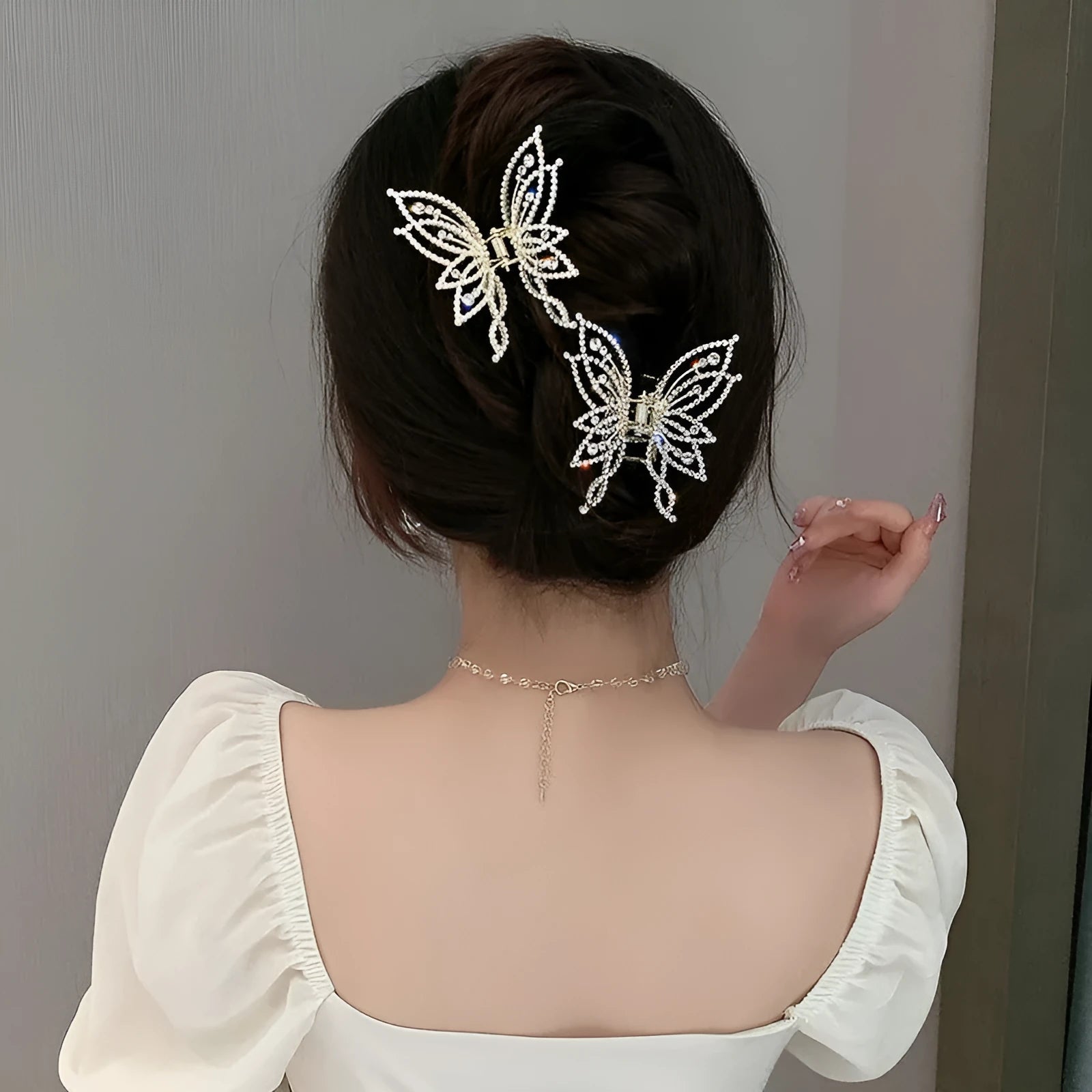 Butterfly hair clips barrettes for women with alloy construction in rhinestone and pearl styles