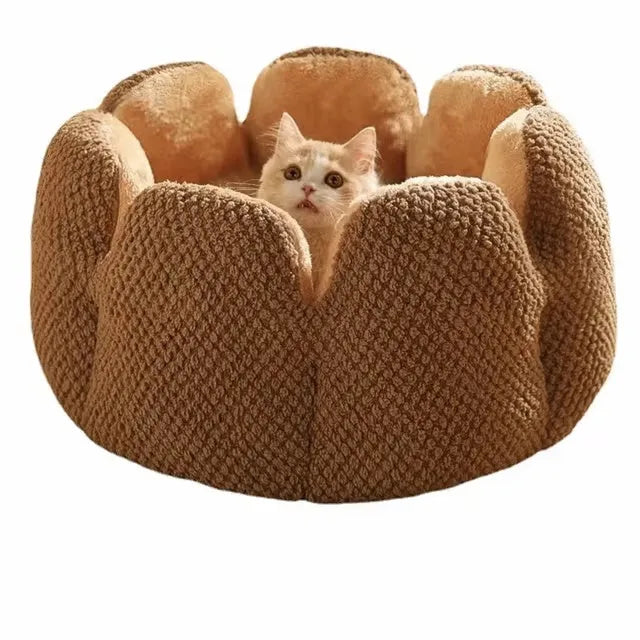 Green cactus petal shaped pet kennel mat with soft plush interior for cats and dogs