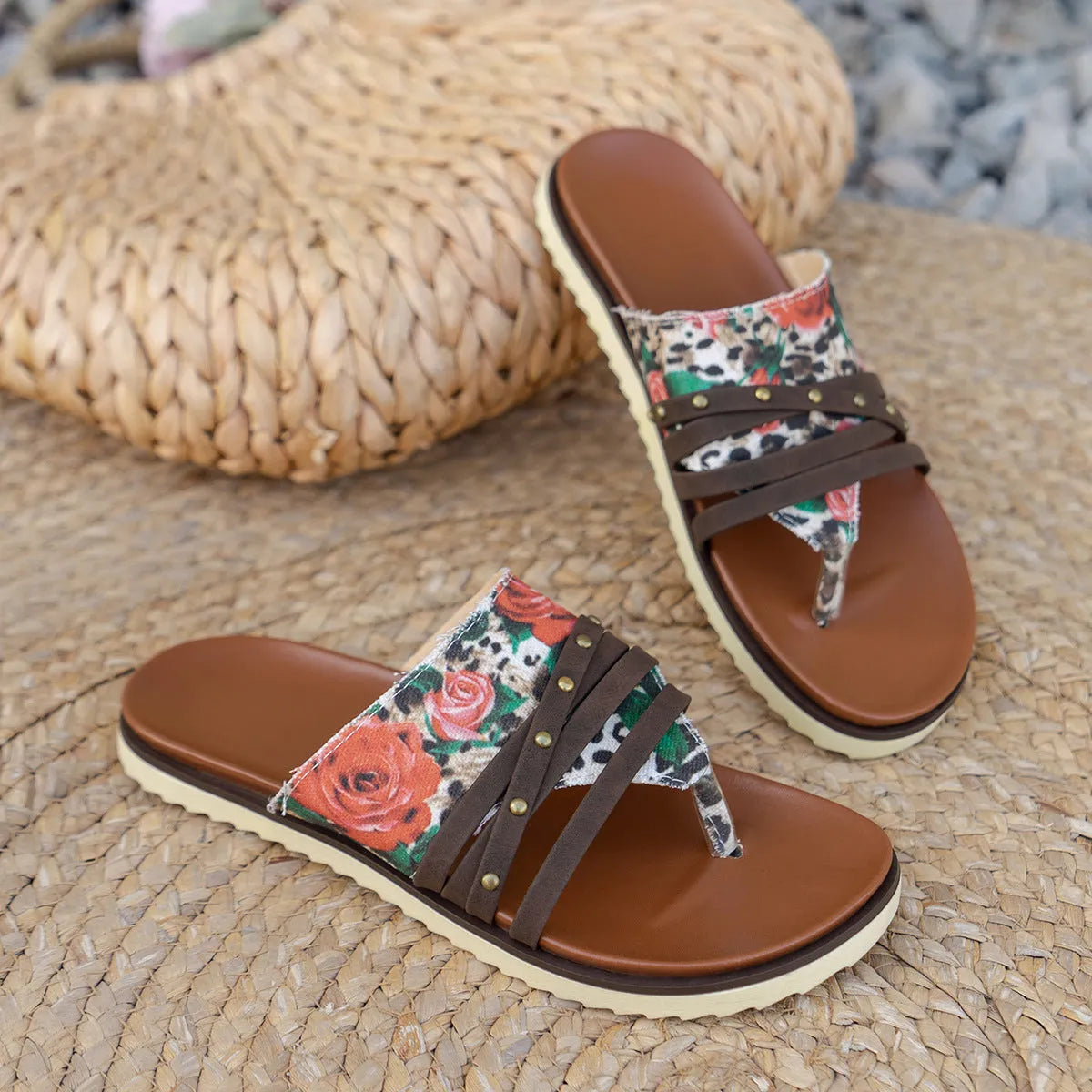 Women's plus size casual slippers in candy colours with artificial PU upper and rubber sole