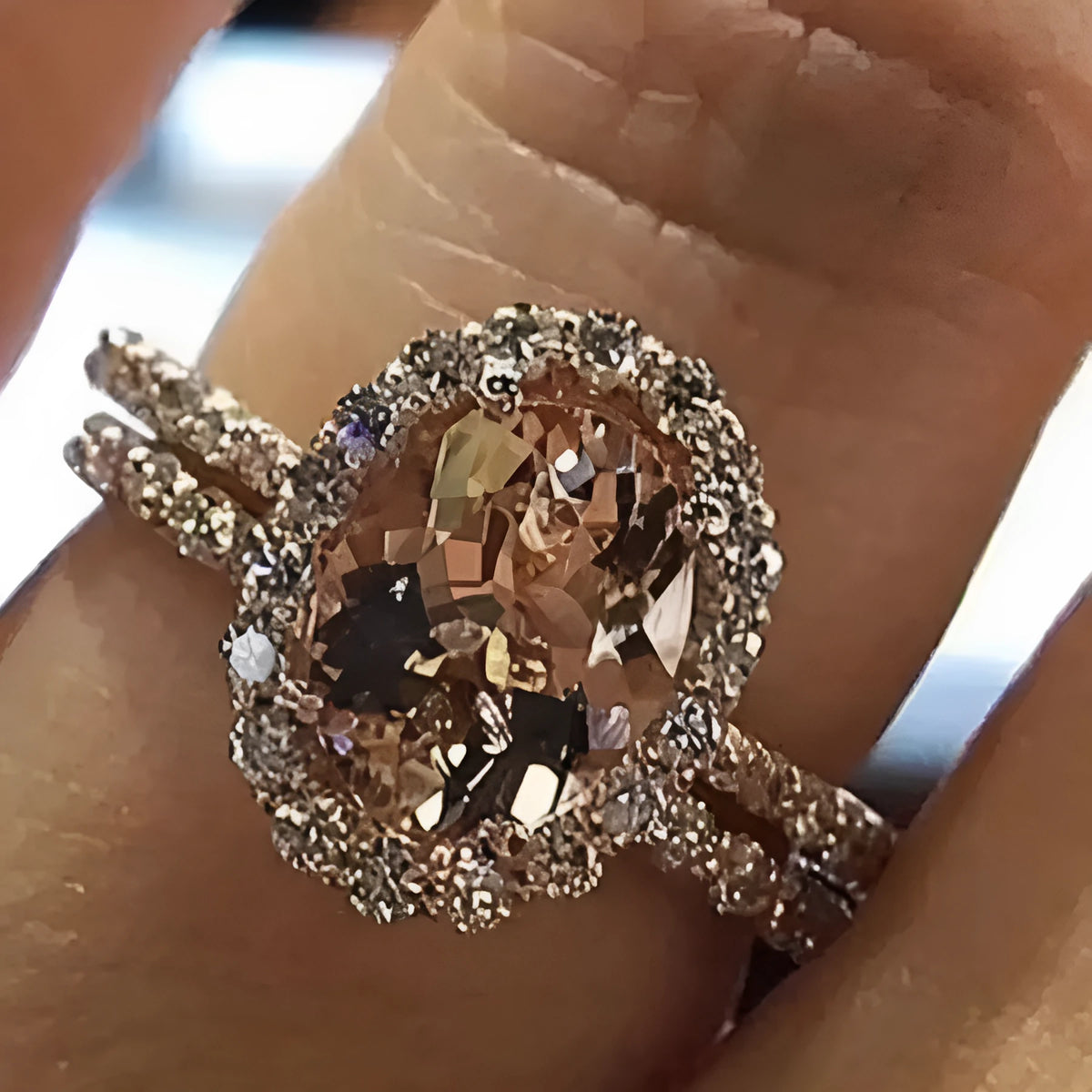 Rose gold electroplated alloy ring with micro-inlaid zircon, geometric shape, sizes 5 to 11